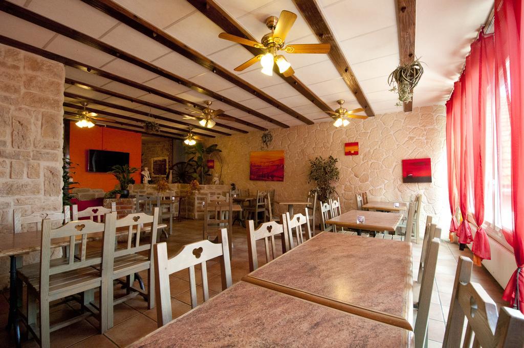 Hotel Bellavista "Bellevue" Saignelégier Εξωτερικό φωτογραφία